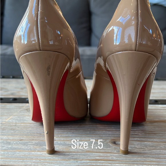Size 7.5 (38) Christian Louboutin Nude Patent Pumps - Picture 5 of 5